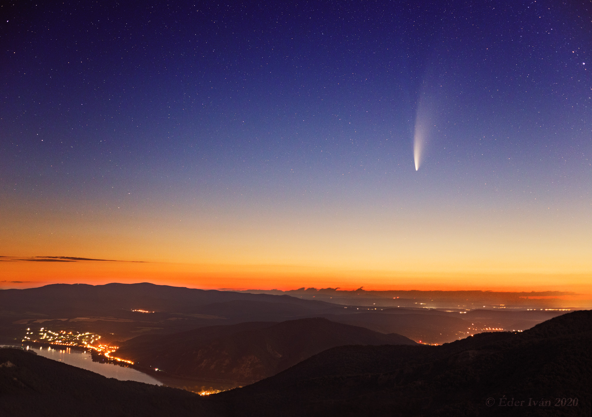 Comet Neowise above the Danube Bend