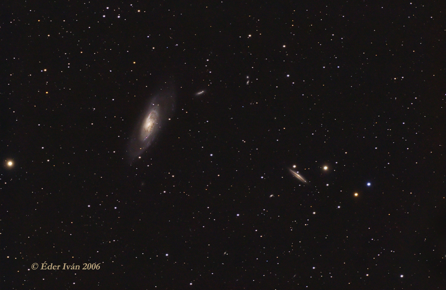 Az M106 és az NGC 4217 jelű galaxisok